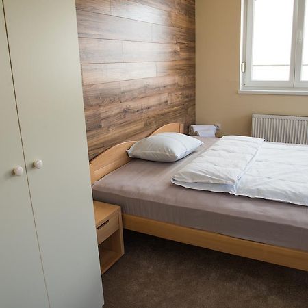 Vege & Vegan Restaurant And Accommodation Novi Sad Exterior photo