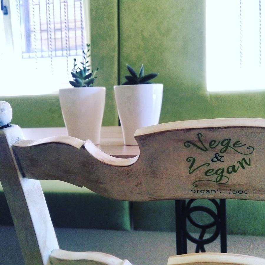 Vege & Vegan Restaurant And Accommodation Novi Sad Exterior photo